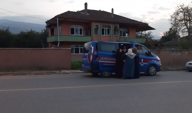 Akyazı'da evde çıkan yangın söndürüldü