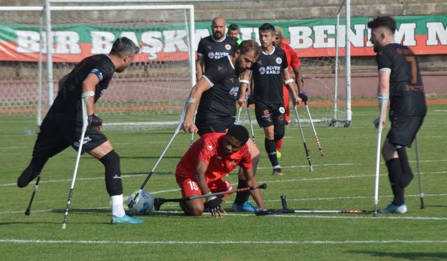 Ampute Futbol Türkiye Kupası'nı Alves Kablo kazandı