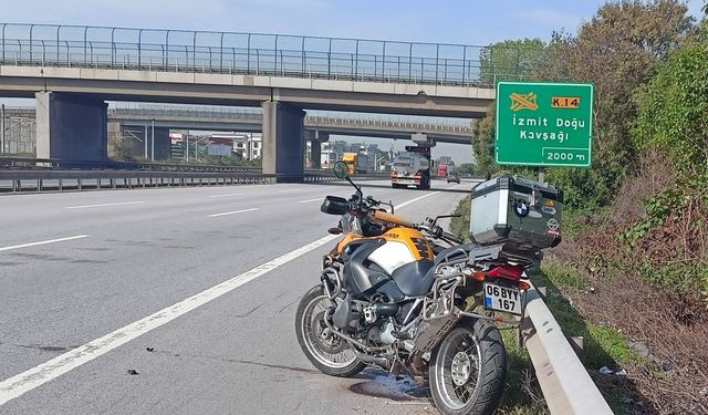 Anadolu Otoyolu'nda devrilen motosikletteki 2 kişi yaralandı