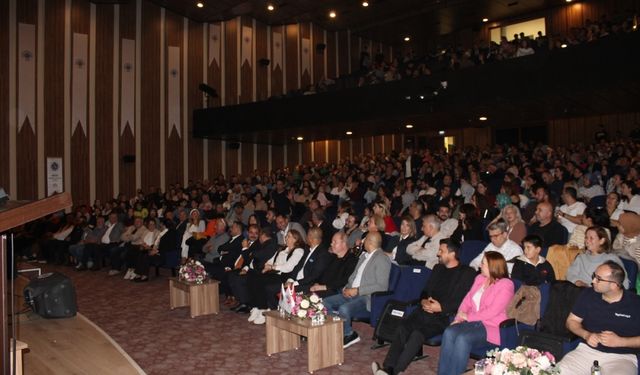 Biga'da "At şu adımı" konferansı düzenlendi