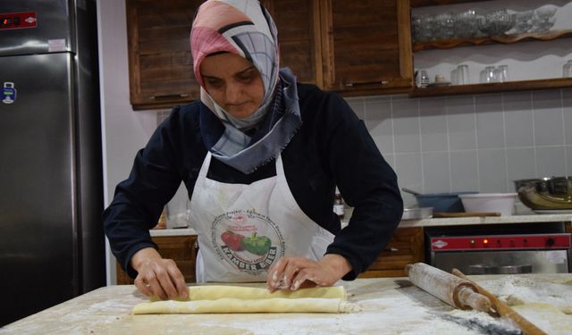 Bilecik'te KOOP-DES desteğiyle kurulan mutfakta hazırlanan yiyecekler tüketiciye sunuluyor