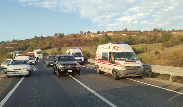 Bursa'da bariyerlere çarpan motosikletteki 2 kişi ağır yaralandı