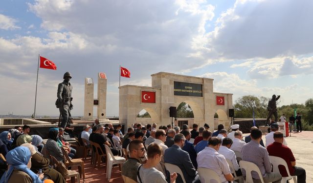 Edirne Asker Hastanesi Şehitliği'nde anma töreni düzenlendi