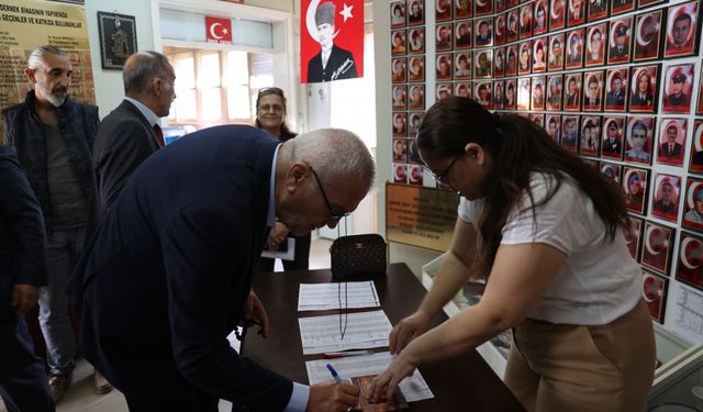 Edirne Şehit Aileleri Yardımlaşma ve Dayanışma Derneği'nin başkanlığına Karaduman seçildi