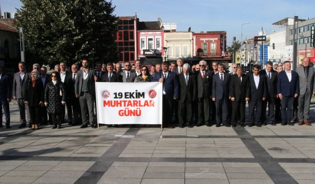 Edirne'de Muhtarlar Günü etkinlikleri çelenk töreniyle başladı