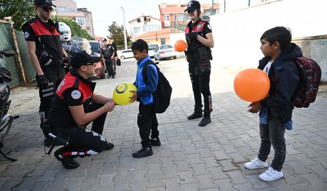 Edirne'de okul çevrelerinde eş zamanlı denetim yapıldı