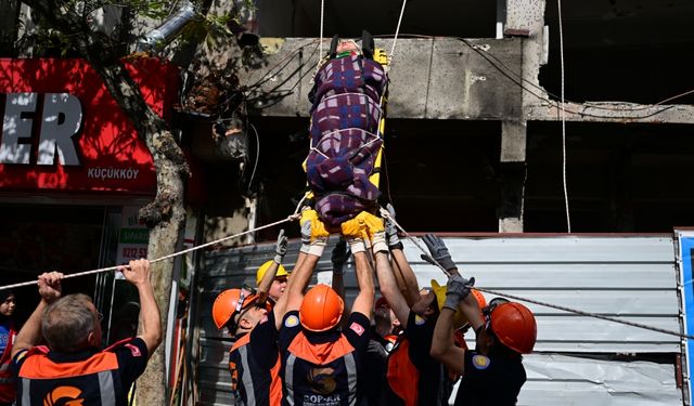 Gaziosmanpaşa'da deprem tatbikatı yapıldı