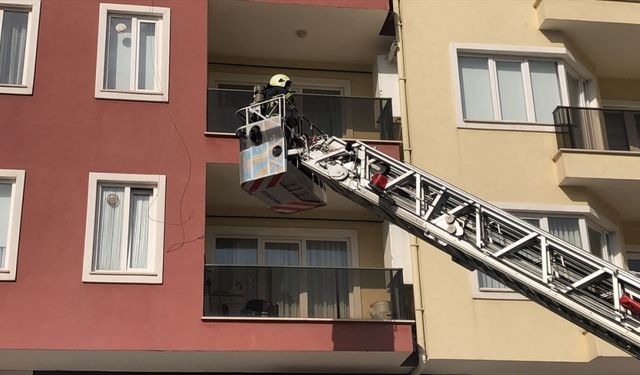 Bursa'da 10 katlı apartmanda çıkan yangın söndürüldü