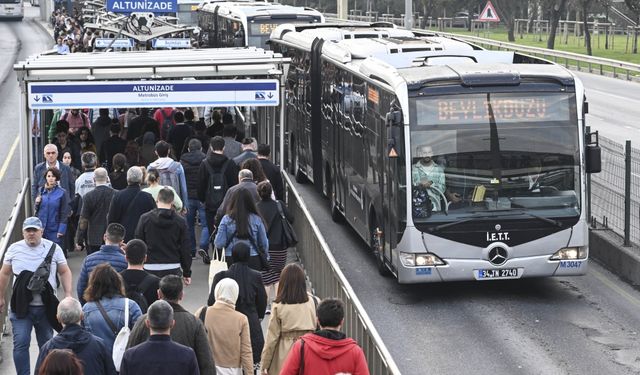 İstanbul'da haftanın ilk günü trafik yoğunluğu yaşanıyor