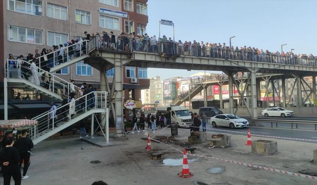 İstanbul'da metrobüs duraklarında yoğunluk yaşandı