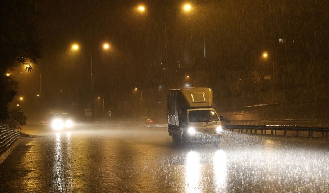 İstanbul’da sağanak etkili olmaya başladı