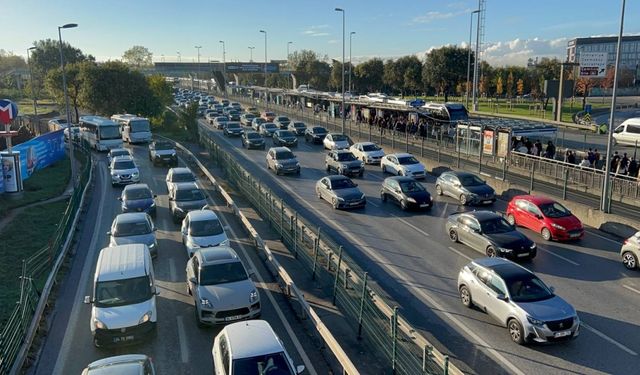 İstanbul'un bazı bölgelerinde trafik yoğunluğu yaşandı