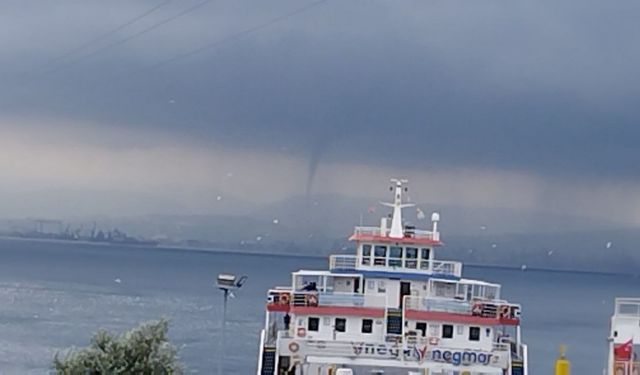 İzmit Körfezi'nde çıkan hortum görüntülendi