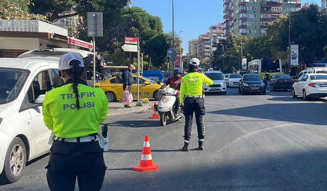 Kadıköy'de dron destekli kırmızı ışık ihlali denetimi yapıldı