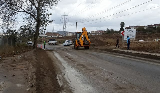 Kocaeli'de sağanak sonrası bozulan yollar onarıldı