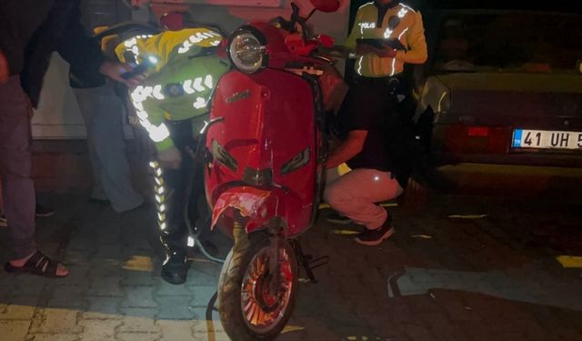 Kocaeli'de taksiye çarpan motosikletteki 2 kişi yaralandı