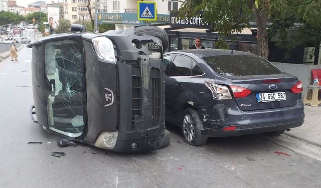 Maltepe'de otomobilin devrilmesi sonucu trafik yoğunluğu yaşandı