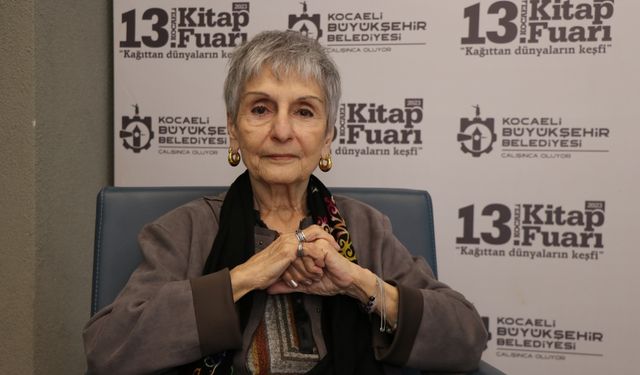 Mehmet Akif Ersoy'un torunu Selma Argon Ersoy, 13. Kocaeli Kitap Fuarı'na katıldı: