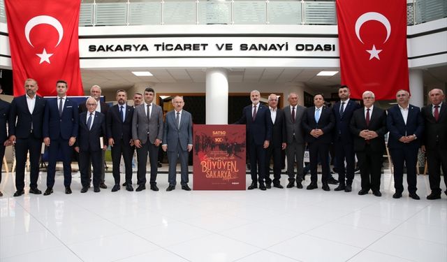 Sakarya'da Cumhuriyet'in 100. yılına özel hazırlanan fotoğraf sergisi ve kitap tanıtıldı