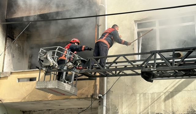 Sakarya'da yangın çıkan ev kullanılmaz hale geldi