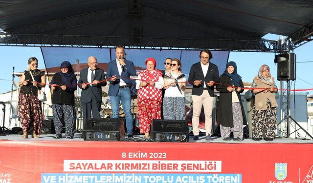 Silivri'de ata tohumlarından üretilen kırmızı biberlerin şenliği düzenlendi