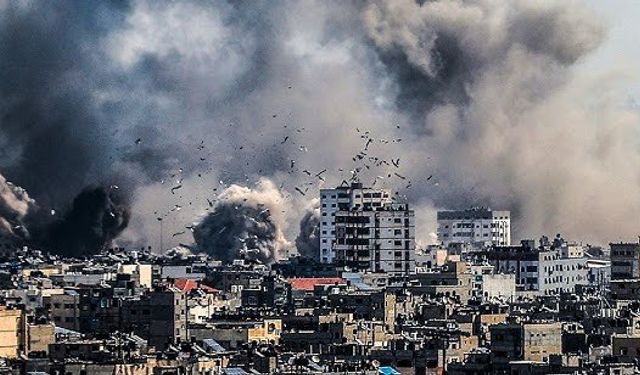 İsrail Savaş Uçaklarının Gazze'ye Bombardımanı