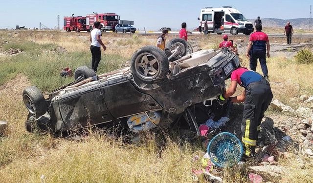 Sarayköy'de Otomobil Kazası: 2 Ölü, 3 Yaralı