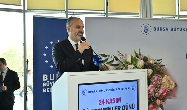 Bursa'da Öğretmenler Günü Buluşması: Farklı Okullardan Yemekte Bir Araya Geldi