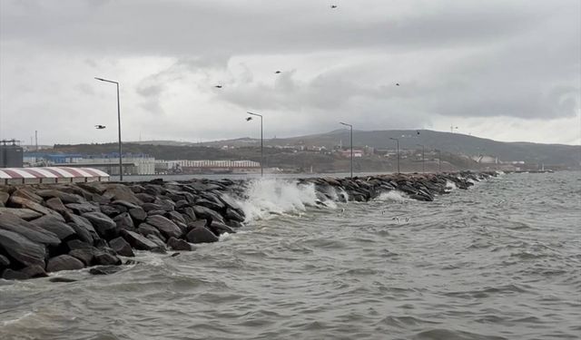 Balıkesir'de sağanak etkili oldu