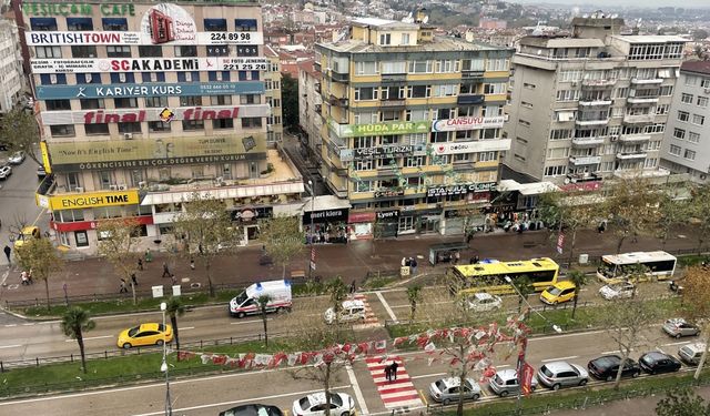 Bursa'da sağanak ve kuvvetli rüzgar etkili oldu