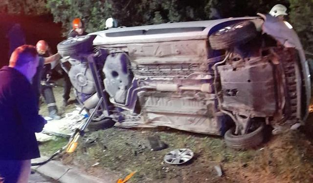 Kocaeli'de işçi servisi ile otomobilin karıştığı kazada 14 kişi yaralandı