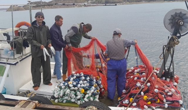 Lüfer bolluğu Gelibolulu balıkçıları sevindirdi