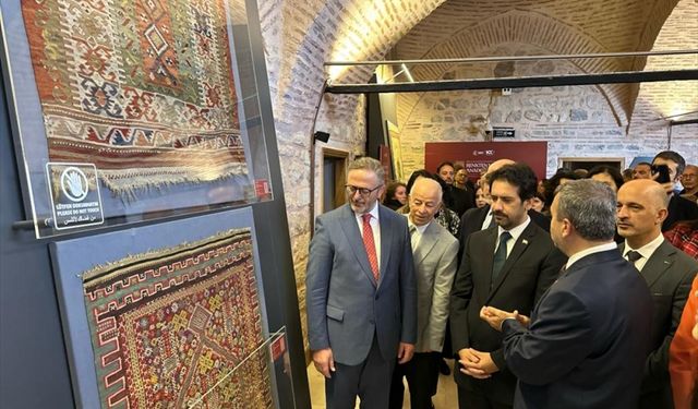 "Renkten Motife Anadolu Kilimleri Sergisi" Sultanahmet'te açıldı