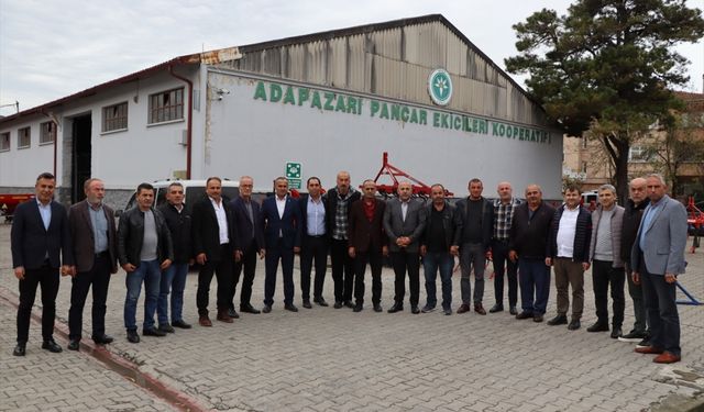 Söğütlü'deki mahalle muhtarlarından APEK Başkanı Karasakal'a ziyaret