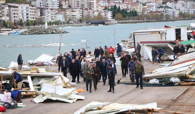 Yalova'da fırtınadan zarar gören balıkçı barınaklarında hasar tespit çalışmaları yapıldı