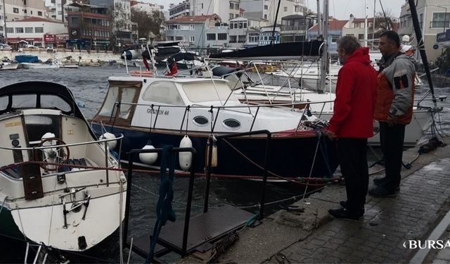 Lodos Fırtınası Gelibolu’da Teknelere Zarar Verdi