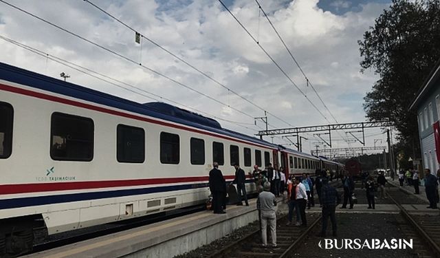 Çorlu'da Yolcu Treninin Çarptığı Yaşlı Kadın Hayatını Kaybetti