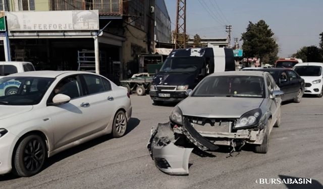 Malatya'da Polis Ekibine Otomobil Çarptı: 2 Polis Yaralandı