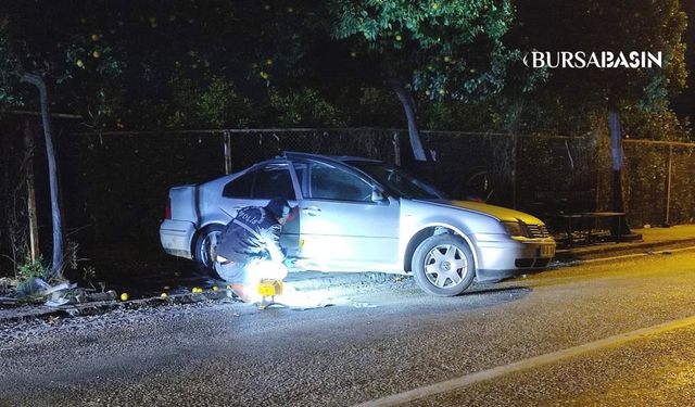 Kozan'da Kamyonla Çarpışan Otomobil Kazasında 2 Ölü, 2 Yaralı