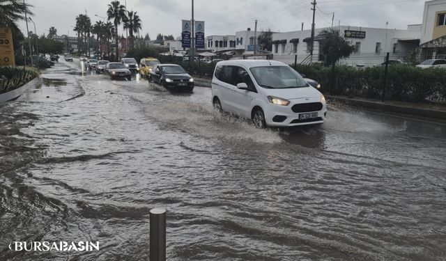 Sağanak Yağış Bodrum'da Günlük Hayatı Olumsuz Etkiledi