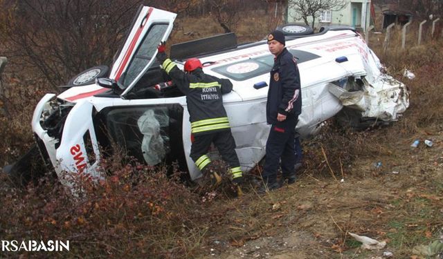 Beyşehir'de Ambulans ve Kamyonet Kaza Yaptı: 6 Yaralı