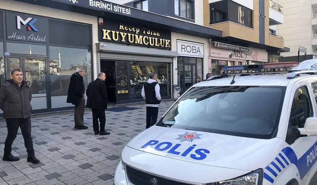 Bursa'da Silahlı Soygun: 8 Bilezik Çalan Hırsız Peşinde