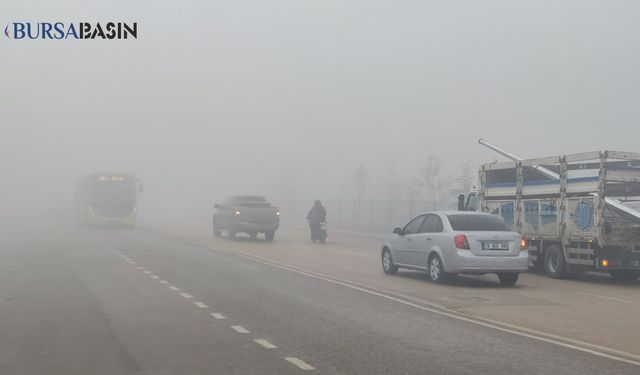 İnegöl'de Yoğun Sis Trafikte Aksamalara Neden Oldu