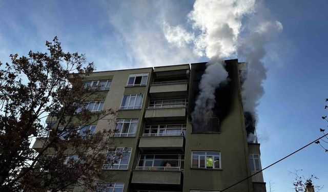 Konya’da 5. kattaki dairede çıkan yangın korkuttu