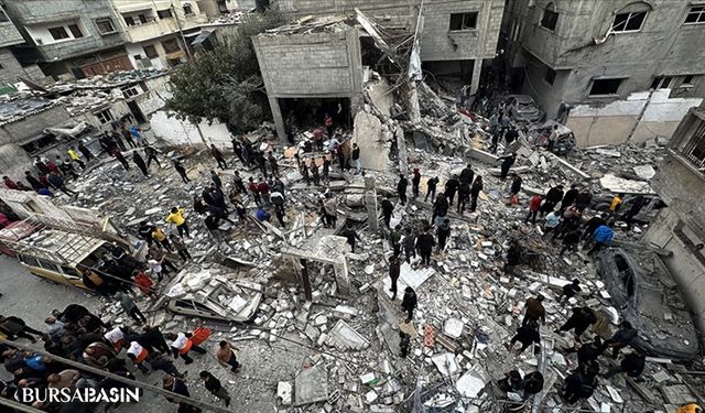İsrail, Gazze'de Sivil Binayı Bombaladı: Ölü ve Yaralılar Var