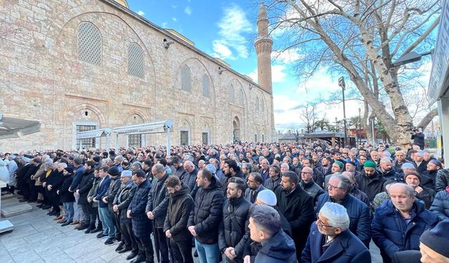 Başvaiz Ahmet Arda Son Yolculuğuna Dualarla Uğurlandı 