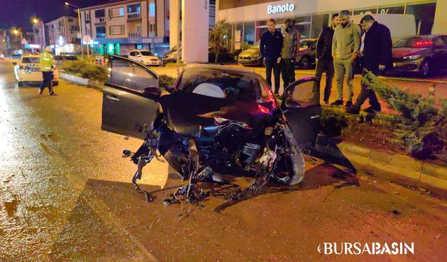 Bursa'da Kontrolden Çıkan Araç Kaza Yaptı: 1 Yaralı