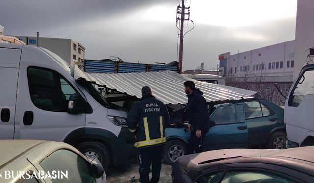 Lodos Bursa'da Fabrika Çatısını Uçurdu, Otoparkındaki Ağaçlara Zarar Verdi