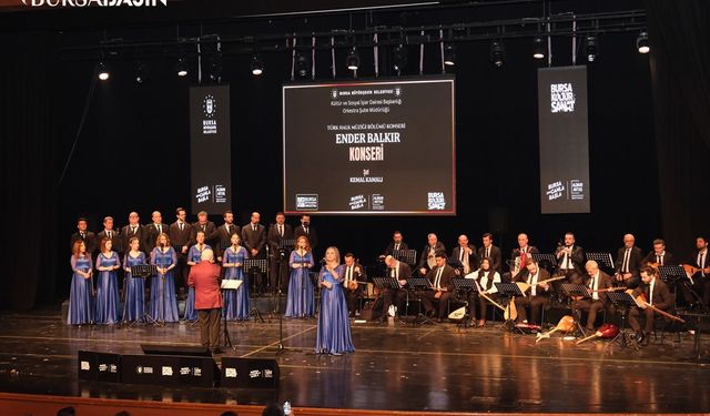 Ender Balkır, Bursa'da Türk Halk Müziği Konserine Damgasını Vurdu!