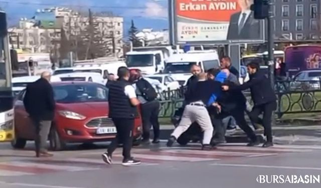 Bursa'da Trafik Tartışması: Işıklarda Durunca Kavga Çıktı